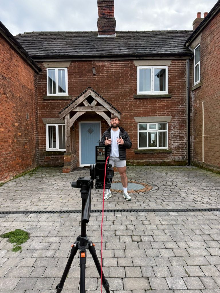 2E0B8872-C370-4061-AE09-9F7BE179E10E